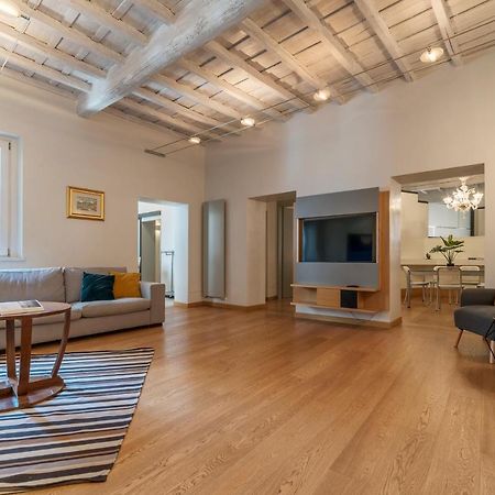Piazza Navona Elegant Apartment โรม ภายนอก รูปภาพ
