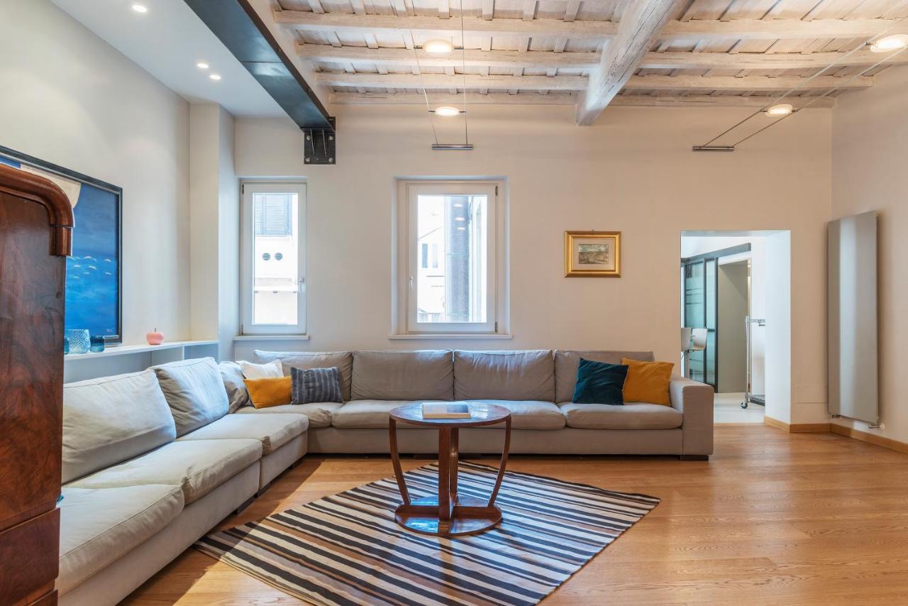 Piazza Navona Elegant Apartment โรม ภายนอก รูปภาพ